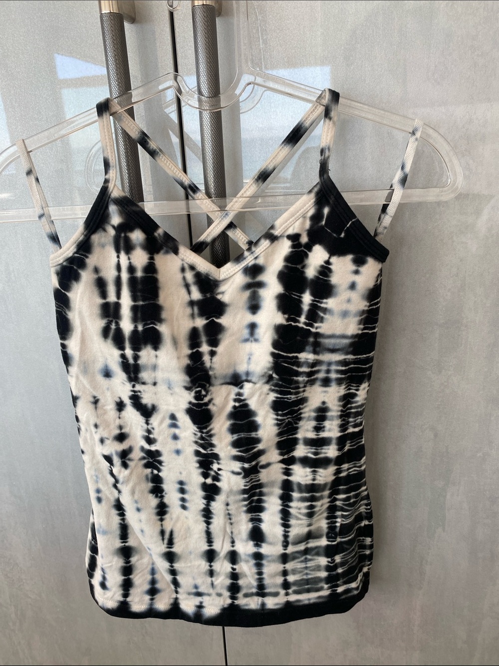 Pink Lotus Black & White Tie-Dye tank top size S